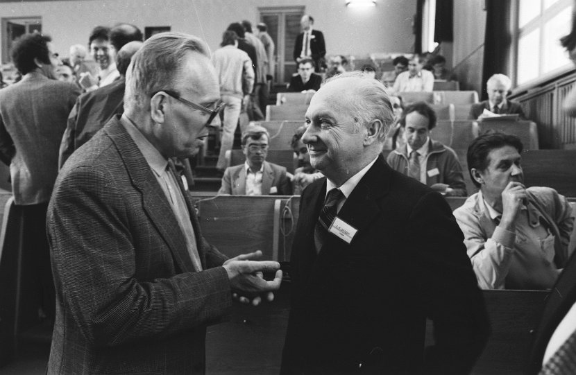 1984-411